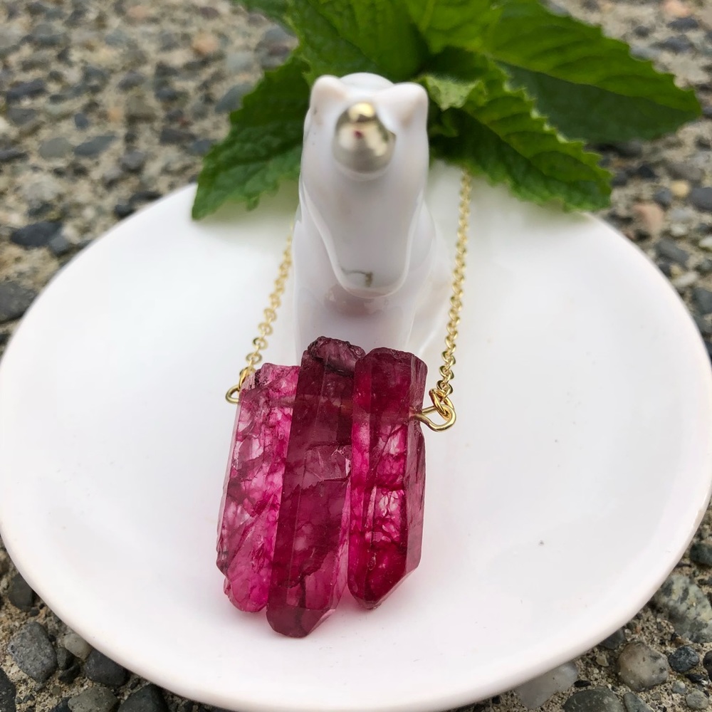 HP Red Raw Quartz and 14kG Plated Necklace